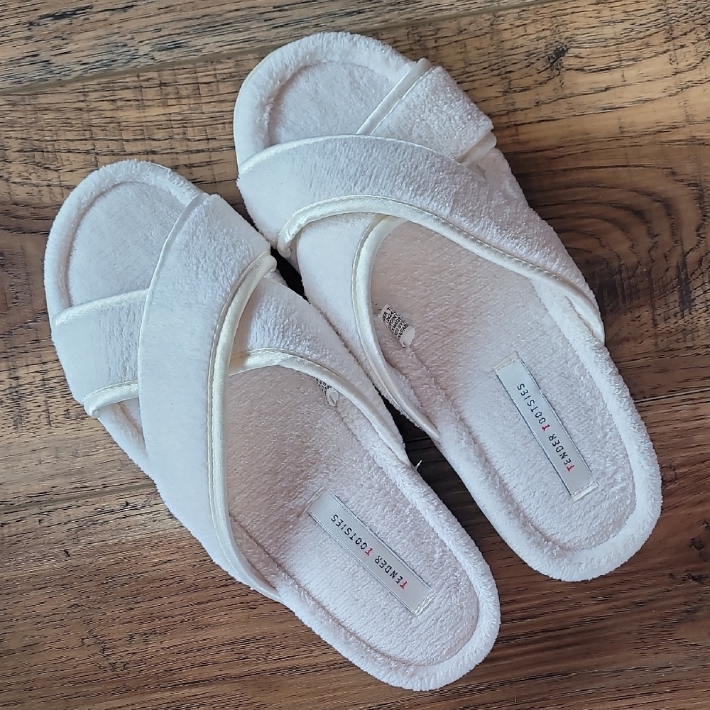 Tender Tootsies Sandal Slipper, Size L, Faux Fur, Satin Lining, Soft, Cream